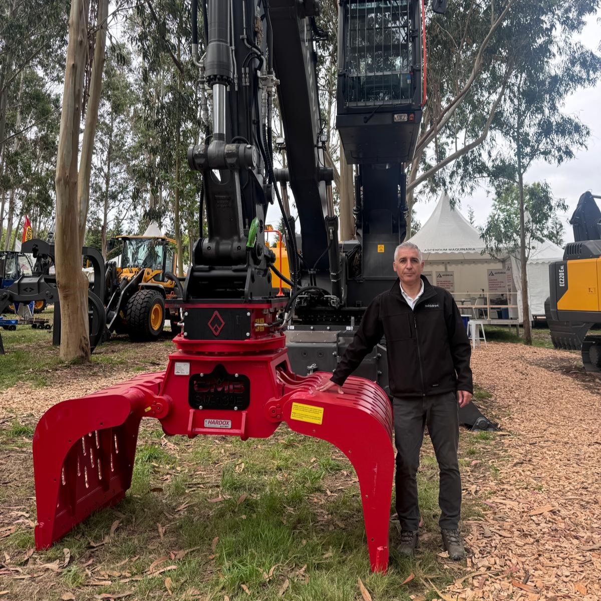 cohidrex's tweet photo. ¡Nuestros equipos en @galiforest🌳de la mano de #Ascendum!

✅VOLVO ECR58D equipada con #ahoyador Vortex M3.

✅VOLVO ECR88D equipada con Plury W1-65.0

✅VOLVO EW240EMH equipada con #pinza de selección SM130E-A.
.
.
.
#CompromisoCohidrex #CommittedToYou #Implementos #Equipos https://t.co/4ylTBPrLX5