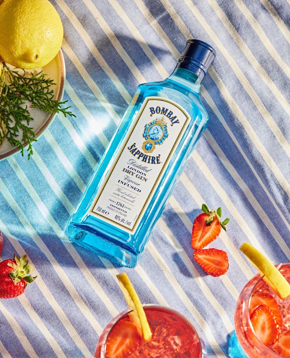 homeofbombay's tweet image. This summer’s main character? Bombay Sapphire Gin, obviously 🍸💙

#BombaySapphire #Gin #BombaySapphireGin #Summer #Cocktials #GinCocktails #HomeOfBombay