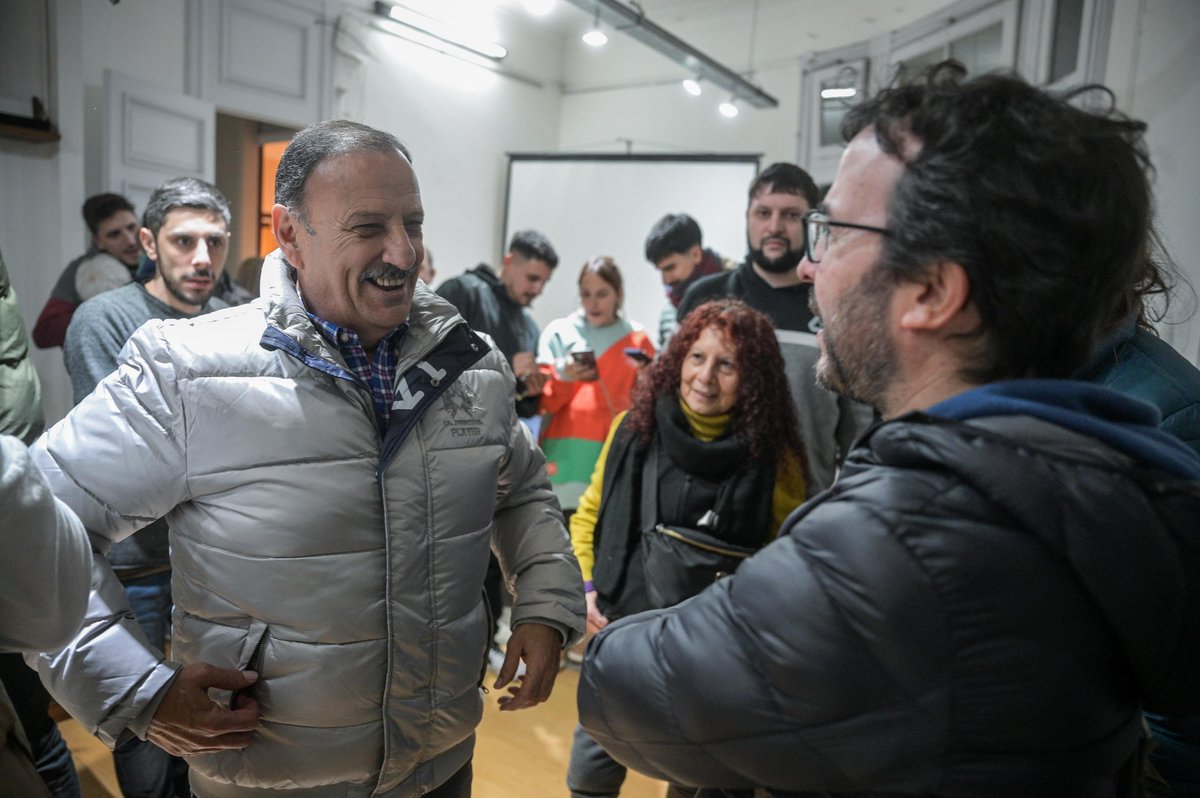 Un domingo hablando de Perón ✌️

El fin de semana me reuní con dirigentes de <a href="/lasimonbolivar/">La Simón Bolívar</a> con quienes trabajamos en el eje del legado político del general y el legado que nos trae las herramientas para construir el futuro basándonos en la unidad de nuestro partido. 

Gracias