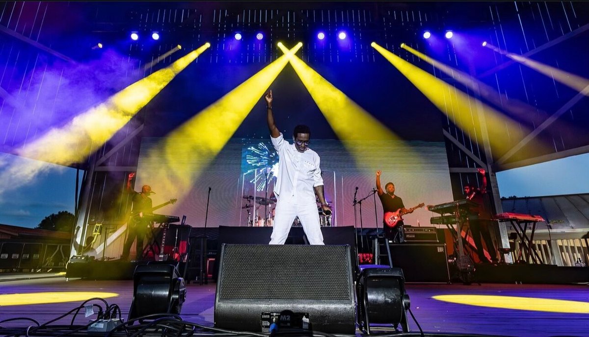 BoyzIIMen's tweet image. Friday, 6.28 at @TheMarineMuseum⚓️⚓️ We love you, #Maryland!! We’ll be back in September for @OceansCallingMD !! Go to oceanscalling.frontgatetickets.com and get your tickets!

#BoyzIIMen #BIIM #RNB #BoyzIIMenLive #BoyzIIMenConcert #BoyzIIMenTour

📸: @ j_nutterphotography (on IG)