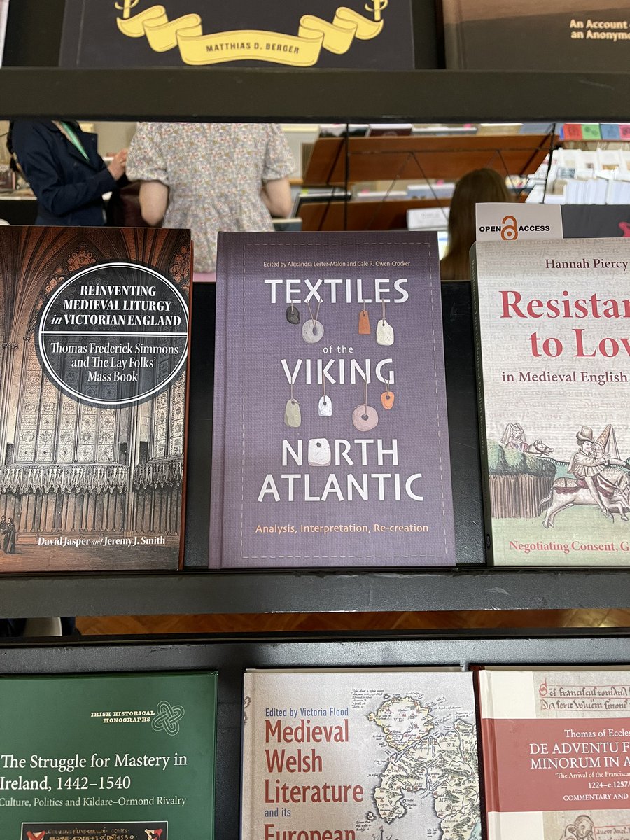 Guess what I found at #imc on the #boydellandbrewer stand.

Apparently, it’s going like hot cakes, which is wonderful news. If you don’t have a copy yet (why not? 😉) you can order it direct. Use BB404 for 50% off &amp; free shipping.

Here’s the link: boydellandbrewer.com/9781837650132/…
