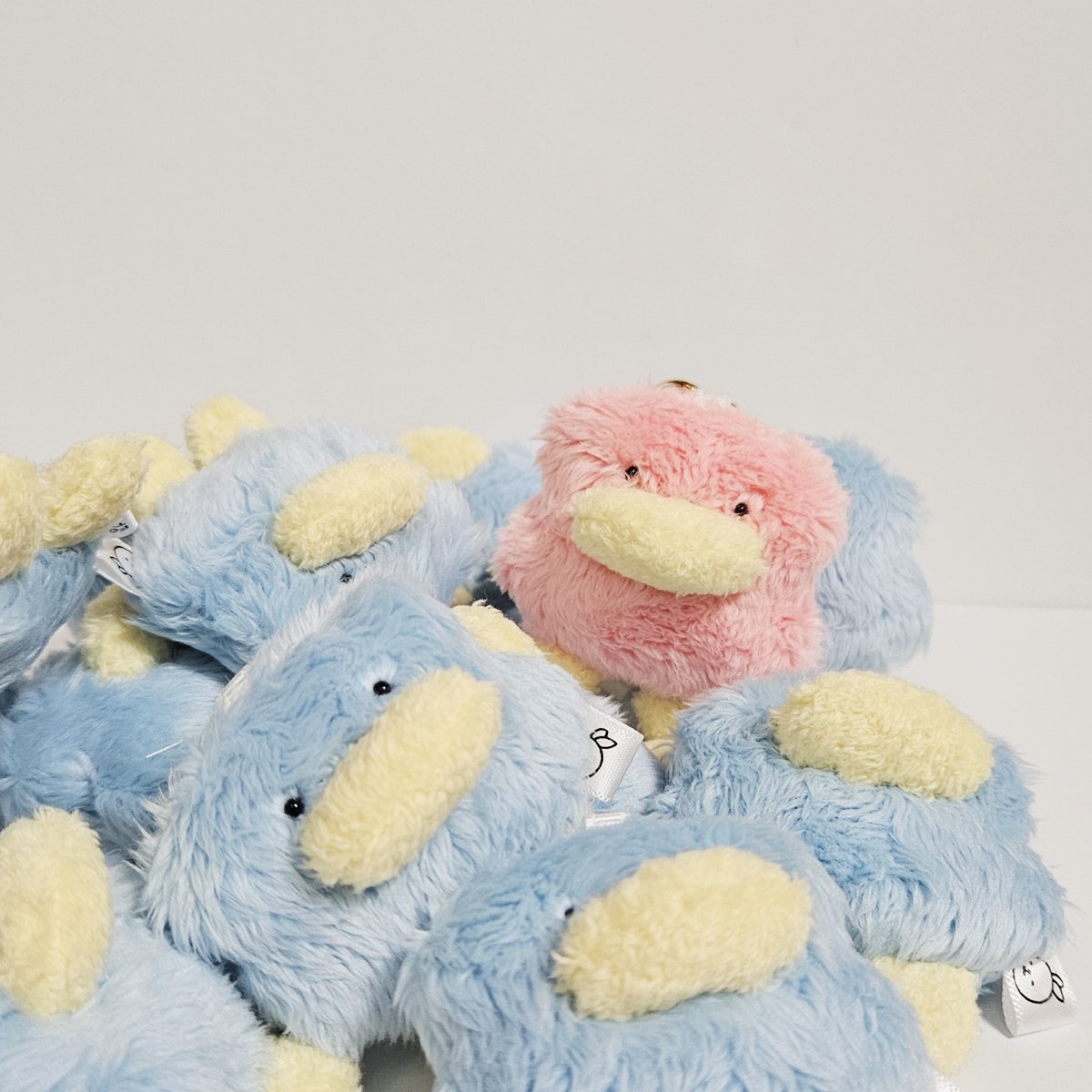 분홍,소다 고덕이🩷🩵
여름 서일페에서 보여드릴
아기고덕이 키링이에요!
여름에 어울리는 색상으로 준비해봤어요:)

서울일러스트레이션페어v.17
07.04~07.07
부스 I47