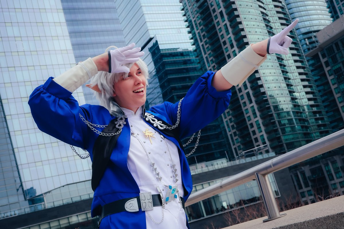 SnowAngelRika's tweet photo. "There... look my friends, behold the scene of our next great adventure!"

#Dawntrail has officially dropped in all formats! Onward to the open sky!
Enjoy these photos from Toronto ComicCon, taken specifically for today! 
Photographer: @sleepycaspr 

#alphinaud #FFXIV https://t.co/Tn1tkpSmOz