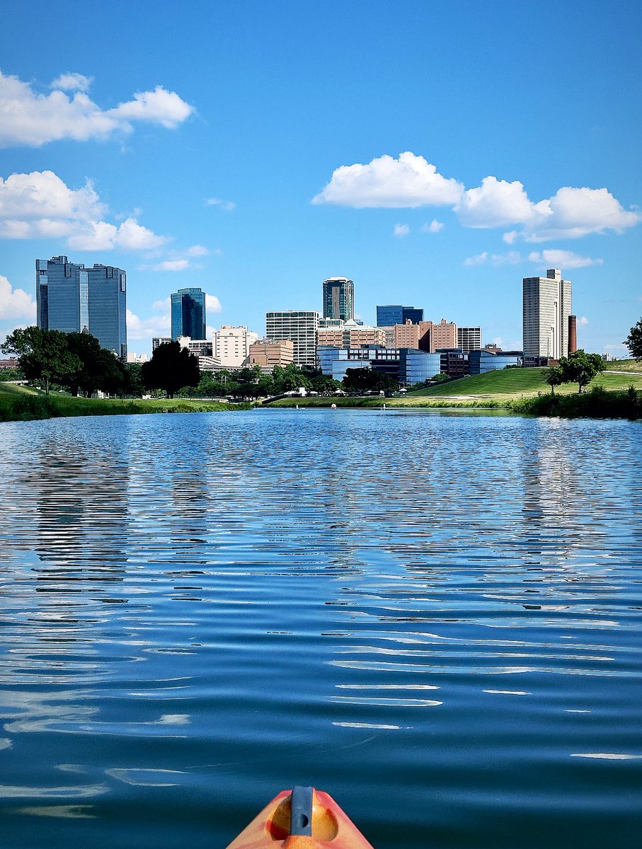 TaylorMondick's tweet photo. Nothing quite like kayaking on the Trinity. #fortworth https://t.co/kzizkJqzzz