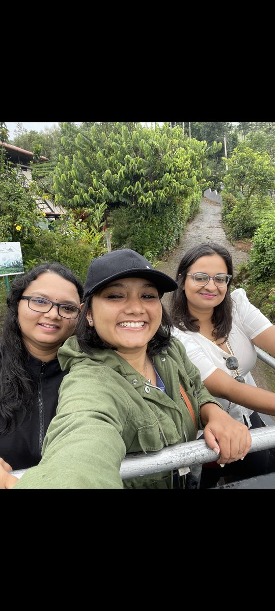 canonnalli's tweet photo. My sister took me on a vacation just to cheer me up! ❣️ I count my blessings every single day now. #onedayatatime #Healing https://t.co/HGRfZLed4R