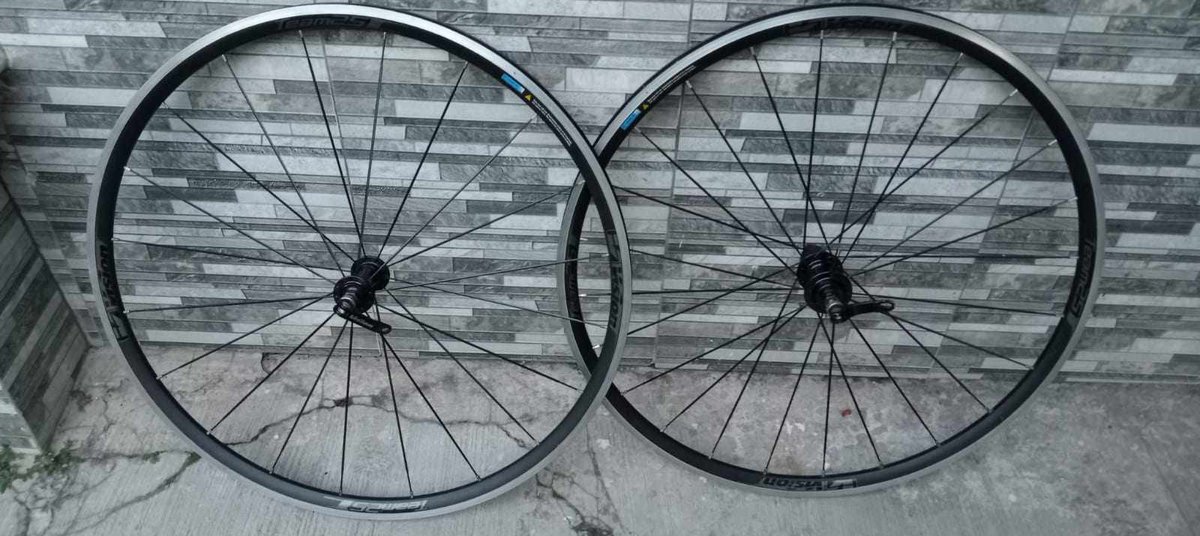 hvpegear's tweet photo. WTS Wheelset Roadbike Vision Team 25 bisa 11 Speed (Rim Brake)
Kondisi mulus like new
Brakeline masih tebal
Lokasi bandung
2,500,000 Nego
#fnfjb #rbjb https://t.co/WapeoHACBH