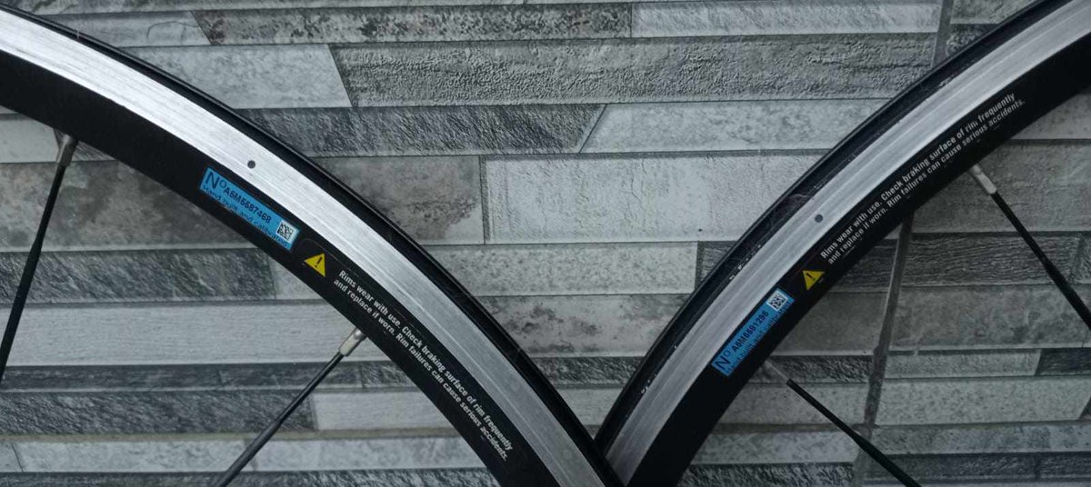 hvpegear's tweet photo. WTS Wheelset Roadbike Vision Team 25 bisa 11 Speed (Rim Brake)
Kondisi mulus like new
Brakeline masih tebal
Lokasi bandung
2,500,000 Nego
#fnfjb #rbjb https://t.co/WapeoHACBH