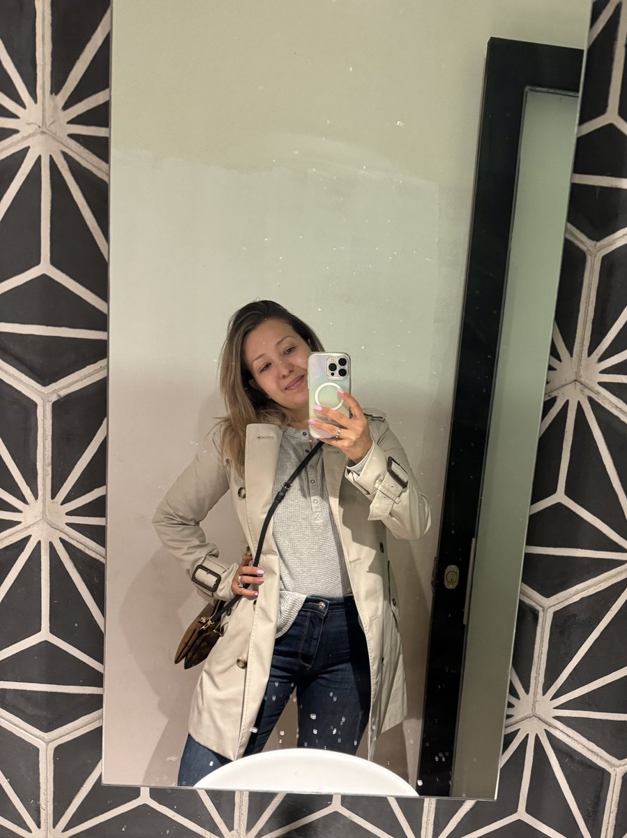 dirty mirror selfie 🖤 #cholulanights