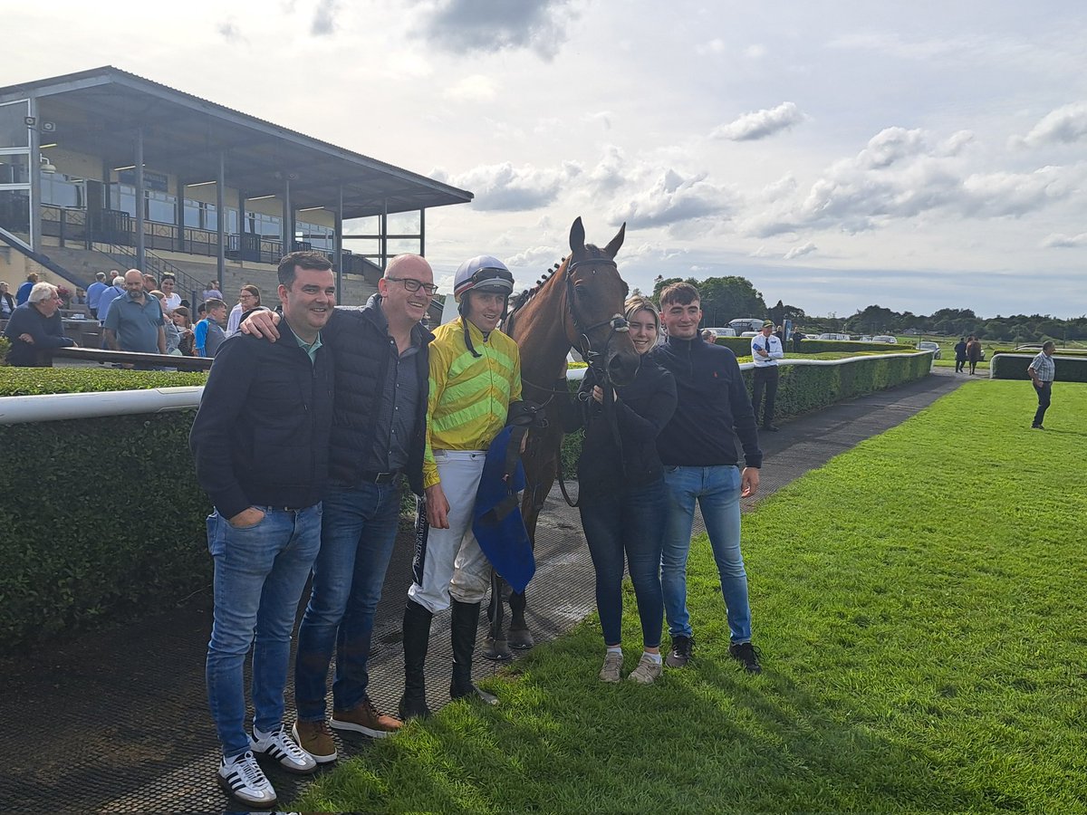 Irishracing.com Live tweet media