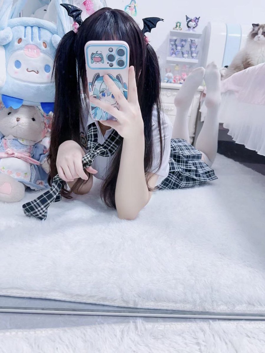 顶置
这里是软郁小猫 🚪188
过🚪有福利
会陪聊提供情绪价值粘着你
坐标 江浙沪 女孩子可以直接找我玩
男孩子加好友请过🚪
欢迎女孩子互fo互转
#少萝 #jk #lolita #萝莉 #爸爸活 #金主爸爸 #门槛哥 #妈妈活