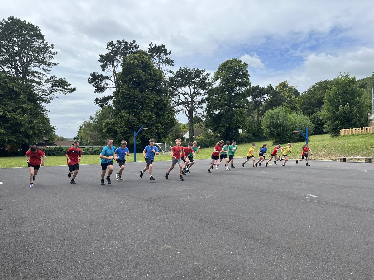 standrewsmajor's tweet photo. Planning and administering fitness tests πββοΈπββοΈ #SAMsY6 #SAMsScience https://t.co/LsbNcvea9n