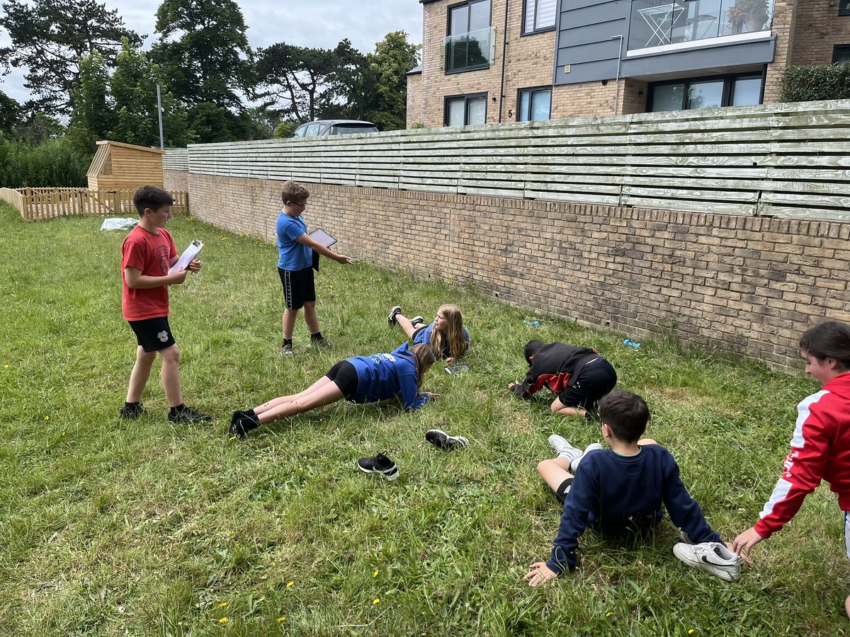standrewsmajor's tweet photo. Planning and administering fitness tests πββοΈπββοΈ #SAMsY6 #SAMsScience https://t.co/LsbNcvea9n