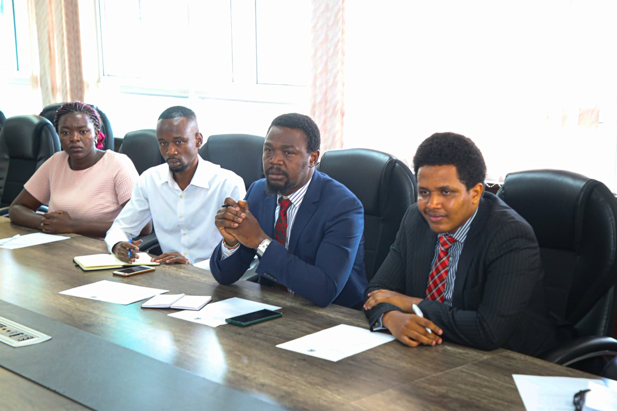 Nakhumicha_S's tweet photo. Held a Return to Work progress review meeting with @kmpdu SG @Davji and Young Doctors with Dr Chelsea Odera representing the interns. We acknowledged progress made including payment of 110M fee arrears for registrars.

On the issue of medical interns, we agreed on the need to post the interns immediately. A follow-up meeting will be held on Thursday 4th July after the ministry consults with Treasury on funding for the programme.

#AfyaNyumbani