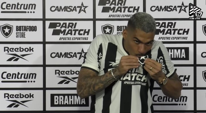 Kkkkkkk aqui os vascaínos foram pro caralho 

Para de graça vascaino desce dessa ponte