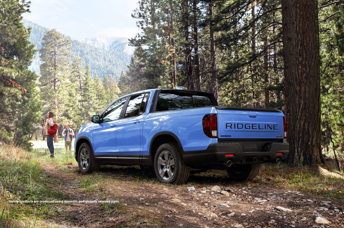 HondaInAmerica's tweet photo. For the fourth consecutive year, our Alabama-built Honda #Ridgeline was ranked the ‘most American-made’ pickup truck on the @carsdotcom 2024 American-Made Index.

It’s the only pickup to be ranked in the Top 10! #MadeinAmerica https://t.co/7TeWoO9b0R