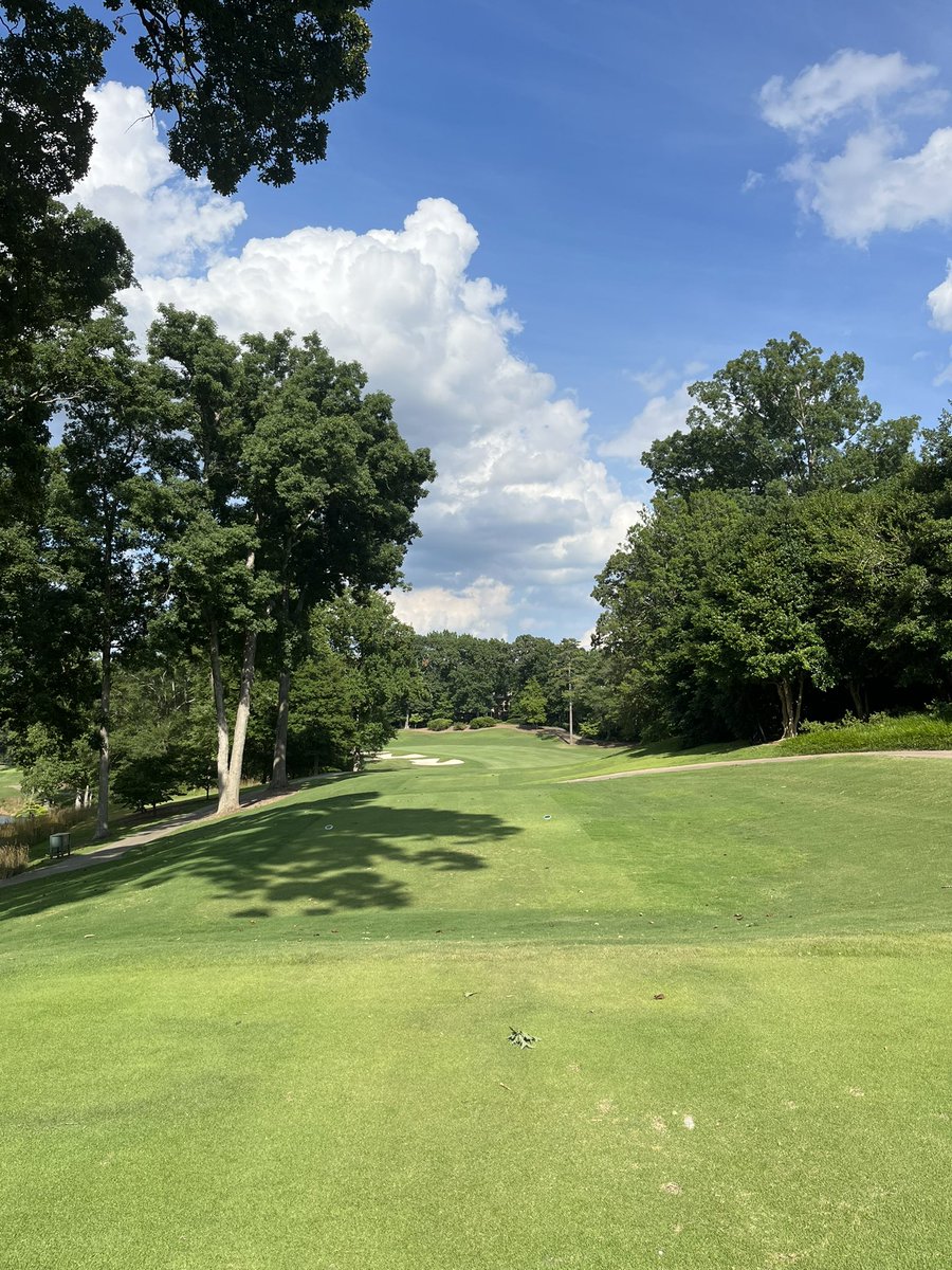 sackchiller's tweet photo. Told the bossman I was heading to lunch and ended up here. Hate when that happens https://t.co/2yaeXhghSi