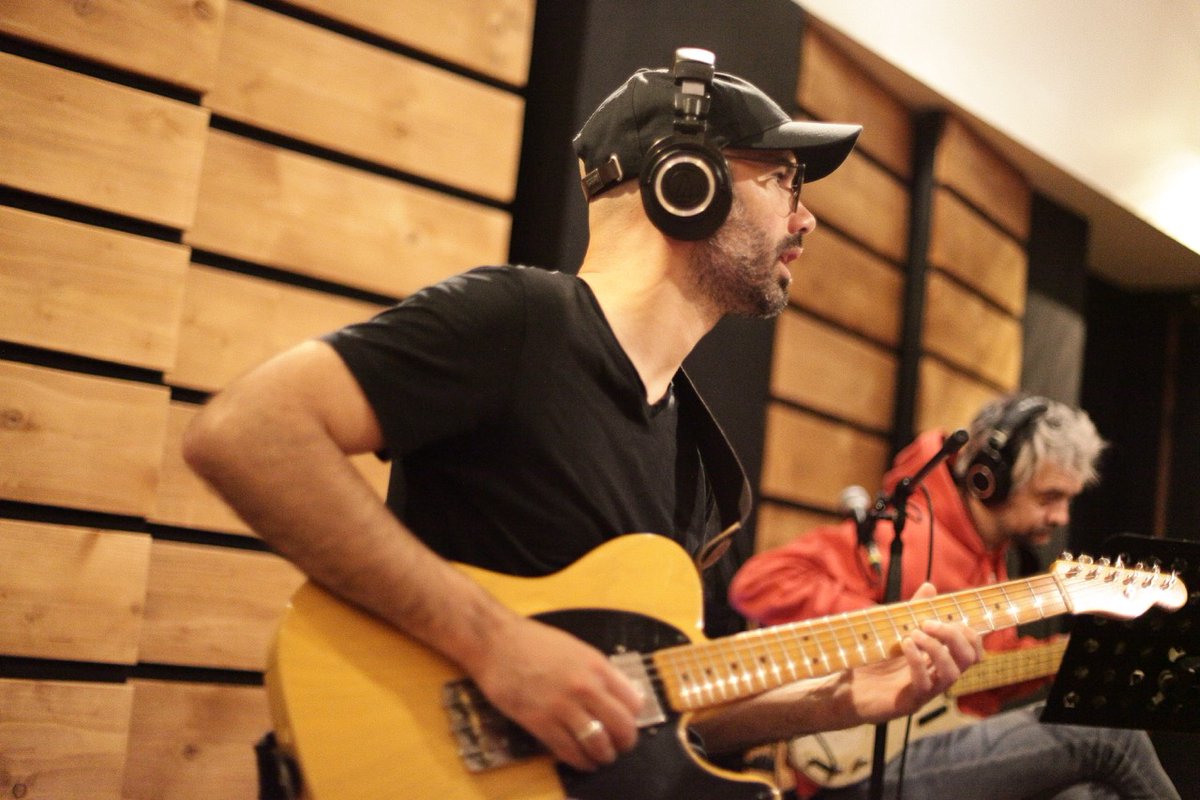 Aldorande settled into the studio to record their third LP. Three intense days of an incredible session focused on energizing jazz/funk by musicians at the top of their game: we can't wait for you to hear it!