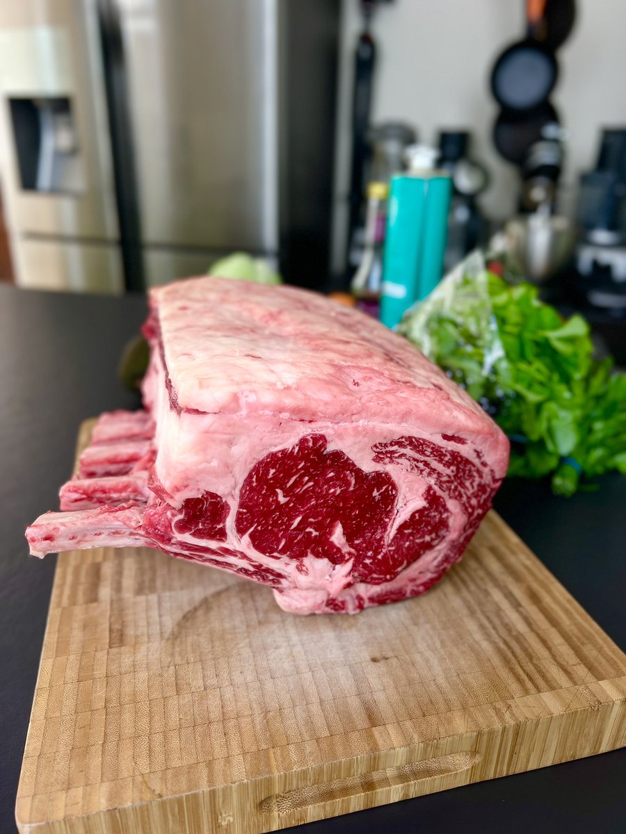 Teaching the secrets of beef rib home butchery and cookery today. Delicious fun. 

#nutritonaltherapy