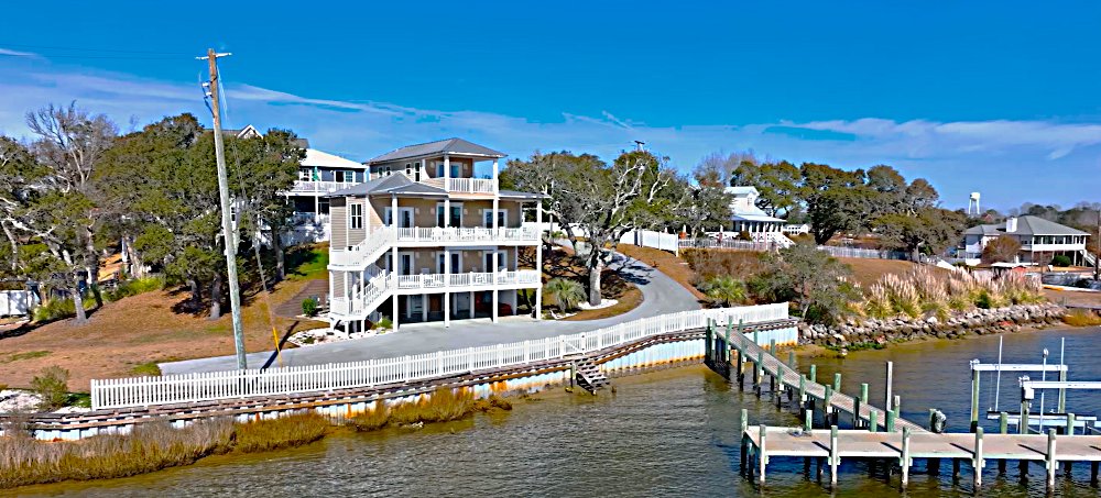 CrumplerRealtor's tweet image. $1,799,900
This stunning home has everything to love in waterfront living. Expansive water views, dock, &amp;amp; boat lift are just the beginning. With the ICW rt outside the door, direct ocean is access w/n min. 
flexmls.com/.../110-Adrian…...
 Live Where You Love Realty
Equal Housing Opp