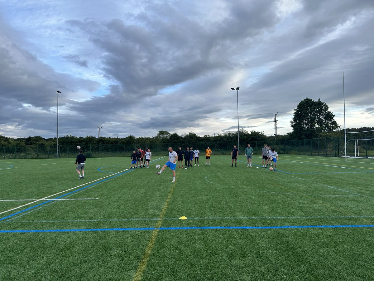 First pre-season training session back for the boys! Great turn out on the 3G at  <a href="/WplRufc/">West Park Leeds RUFC</a>! #Upthebram #BAFC