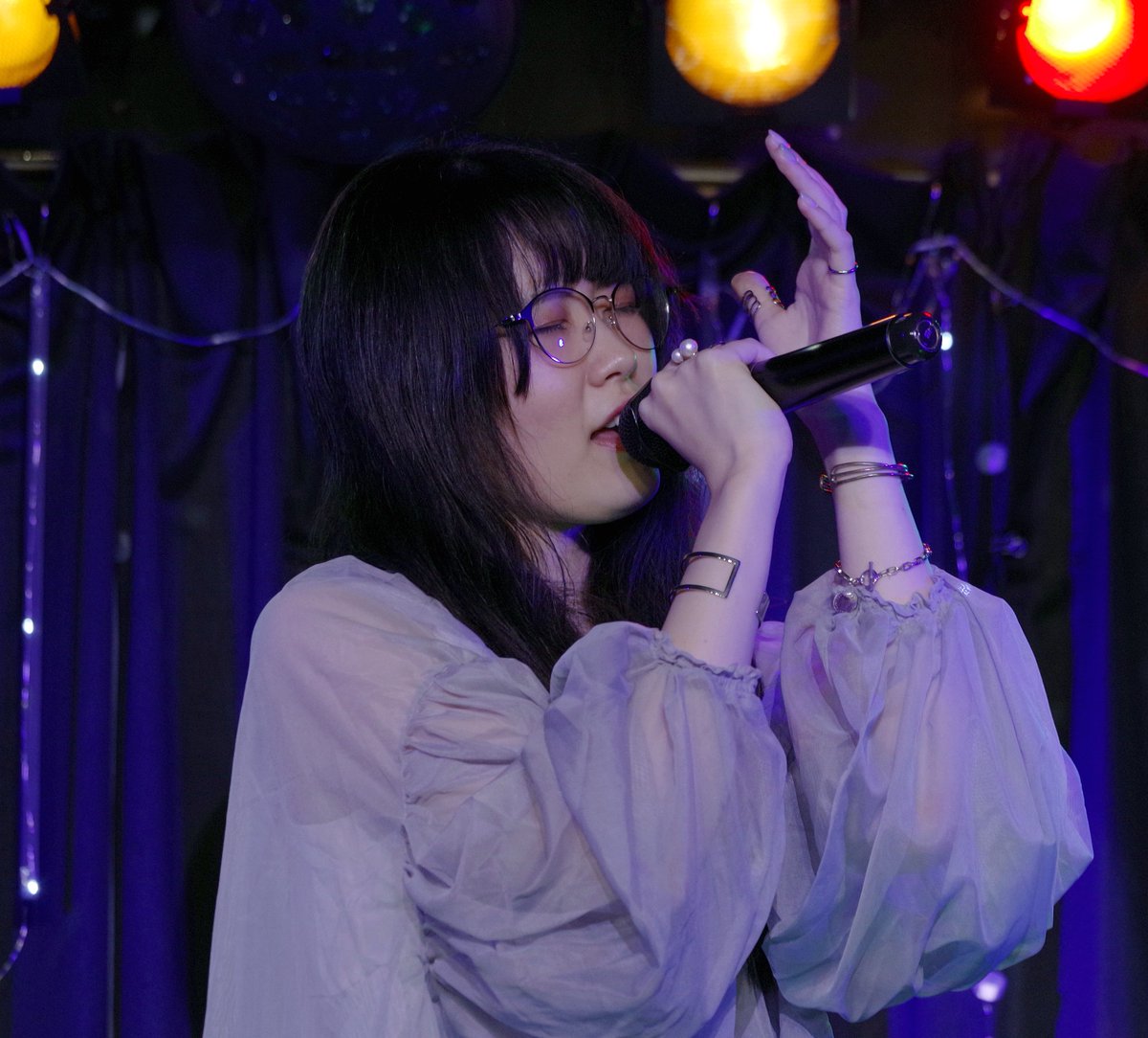 Healofmind2's tweet photo. 6/28(金)神田 #SpaceCube
当桜見撮影会へ出演いただいた💃
筅さんの@Sen_photoprfm #せんフォト
ライブ応援鑑賞に行って来ました🎵
独特の世界観を醸し出されていました🎤
#オリジナル楽曲 #音楽制作 #ポートレート
#ライブ活動 #黒髪ロング #高身長モデル
#写真集制作 #作品創り #創作アクセサリ https://t.co/6Ak1Z24BfY