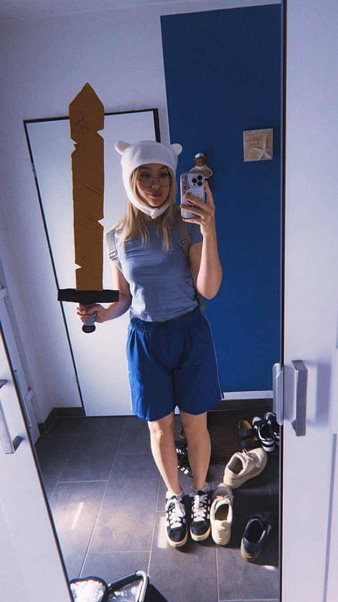 löni ☔️ tweet media