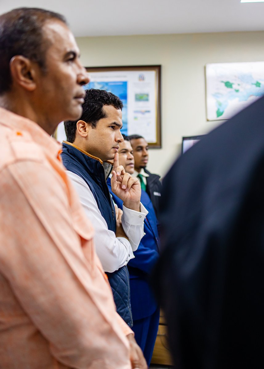 OmarLFernandez's tweet image. República Dominicana es un país bendecido por Dios, sin dudas. Tanto, que hasta ahora el huracán #Beryl va pasando al sur del país, dejando solo algunas pérdidas materiales.

Desde la Oficina Nacional de Meteorología @ONAMET_RDO, seguimos a disposición de las autoridades junto a…