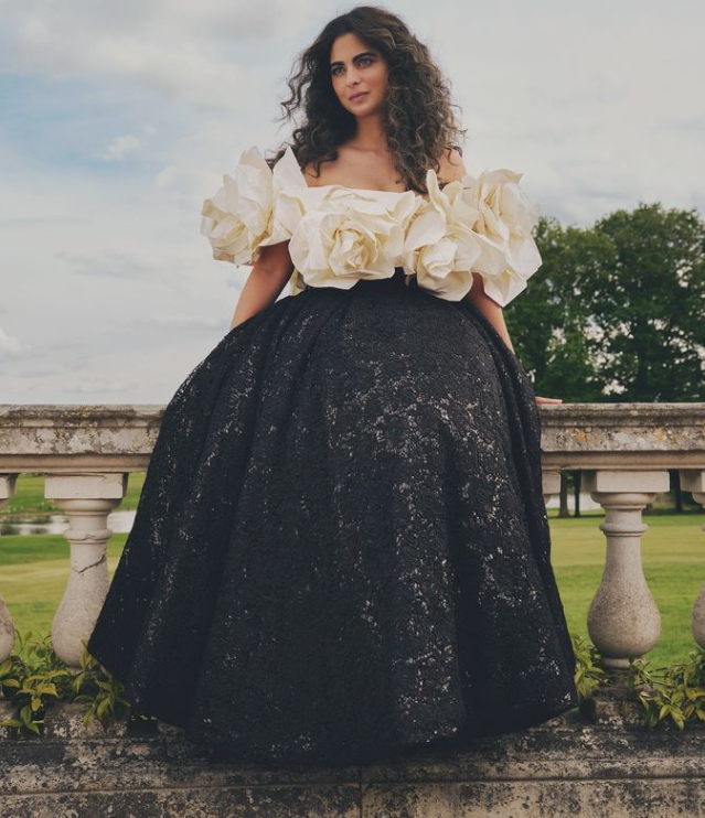 Runawayreveals's tweet photo. Discover the magic of Isha Ambani's newest photoshoot—where blossoming florals and fashion mastery unite in a dazzling display of elegance!
#IshaAmbani #outfitinspo #runawayreveals

Credit: Vogue India https://t.co/sot6LgnCgR