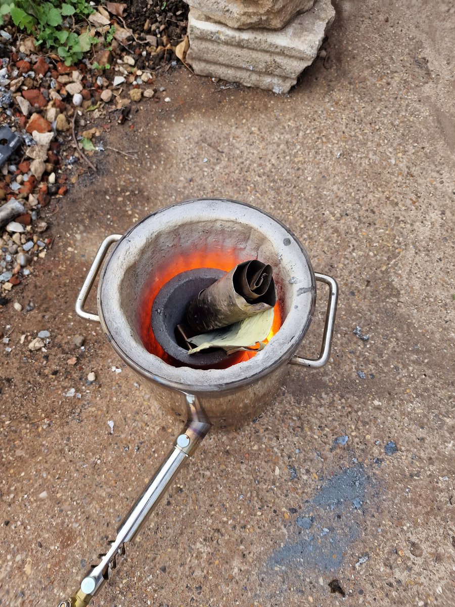 scrapmonsternft's tweet image. Another session on the furnace🔥, irl recycling ♻️ from the scrap monsters #crofam #cronos #irlweb3 #recycling #trash2treasure #cronoscrew #NFT discord.com/invite/r9CwD87…