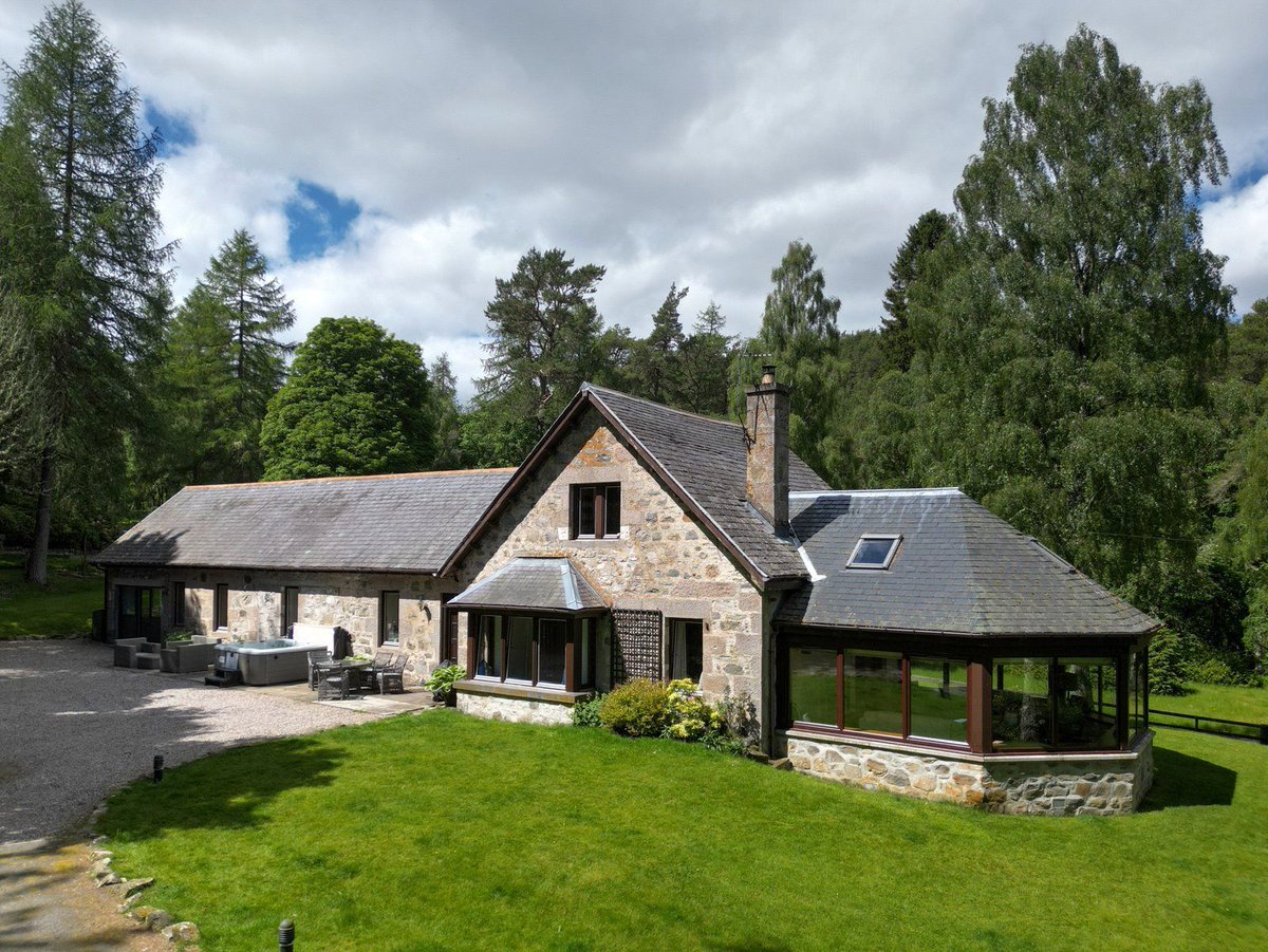 Galbraith_ELG's tweet photo. 📢 NEW TO THE MARKET📢 
The Old Boathouse - located in an outstanding setting in the heart of the most beautiful countryside in the Cairngorms National Park.
Check out our website for further information 👇 or call our team on 01463 224343 ☎️ 
https://t.co/NTshDGQFxi https://t.co/0alnyKRu9L