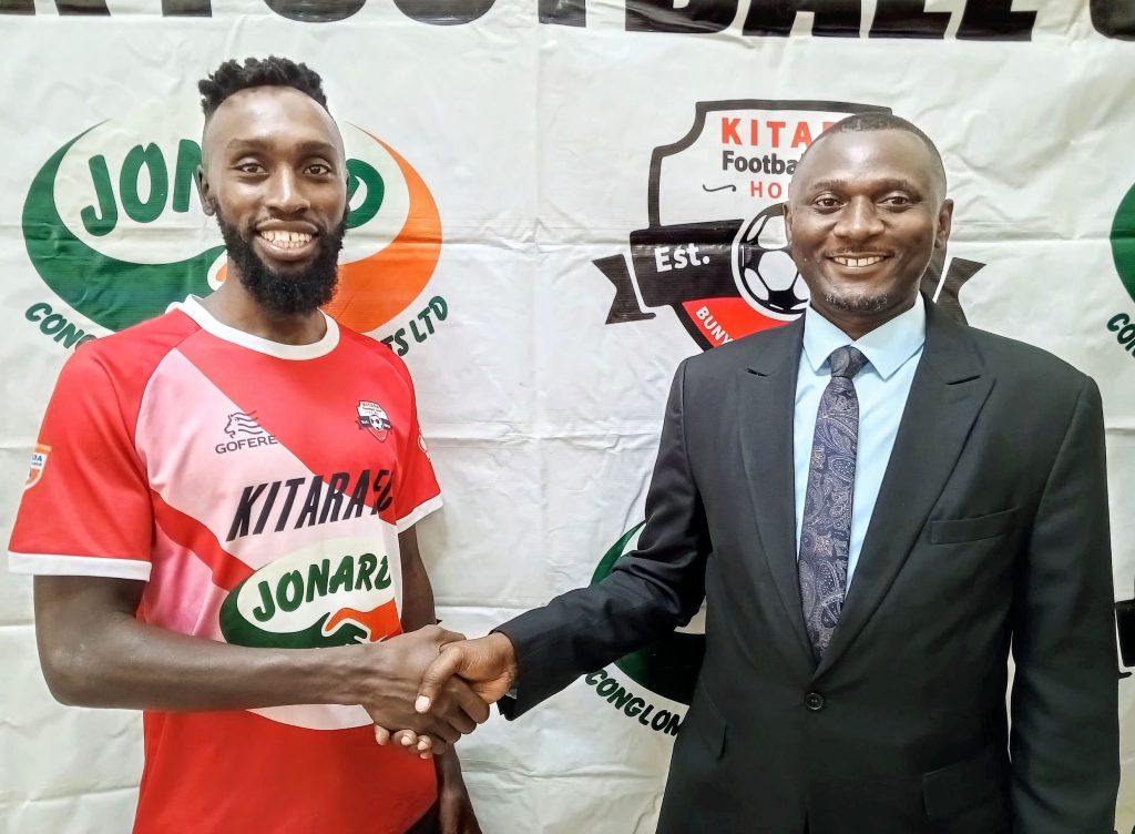 Royals here we come again from the hills of kigezi 
The god father @khosaleague to the <a href="/KitarafcHoima/">Kitara Football Club (The Royals)</a> 
Tujja