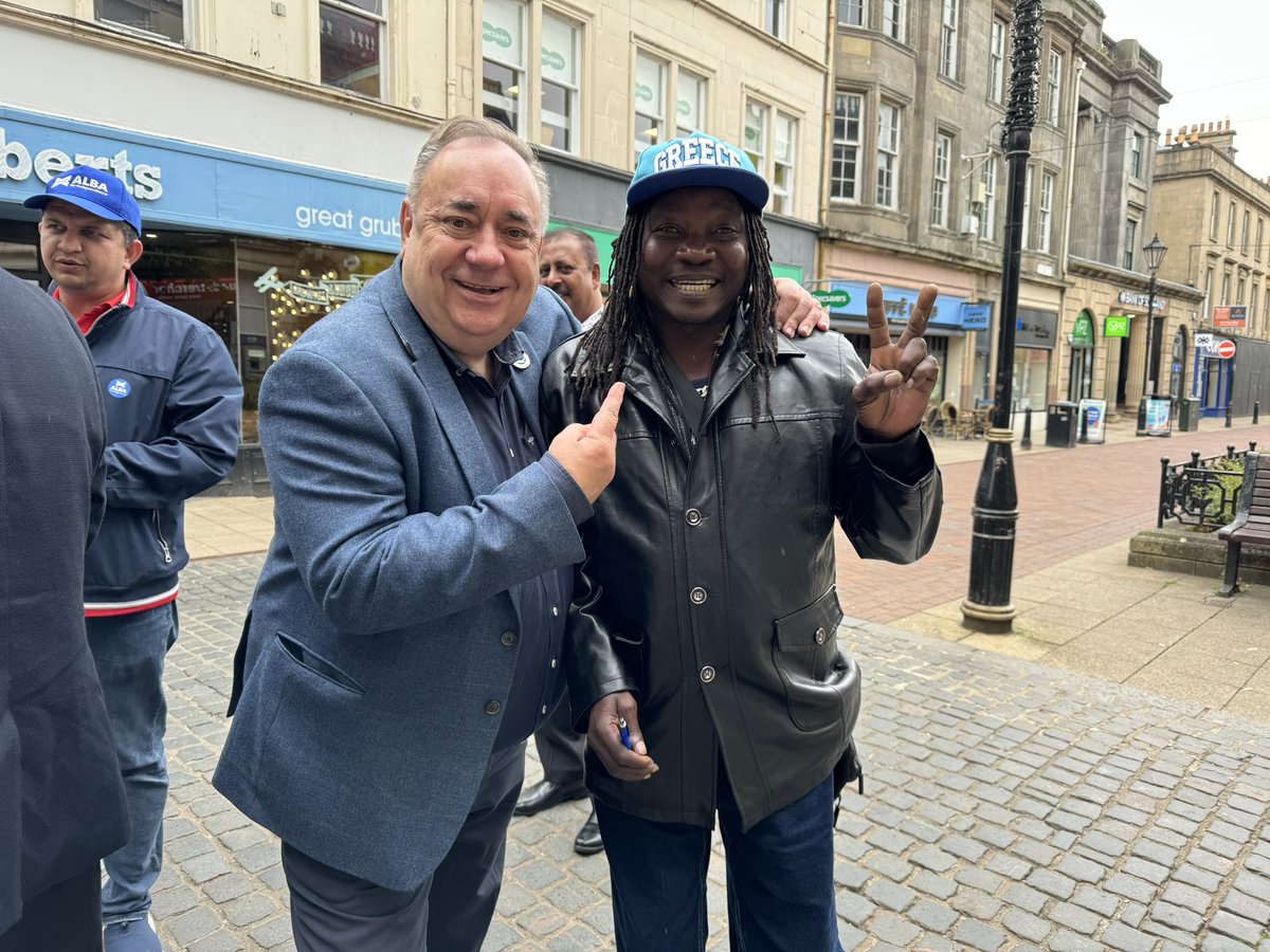 Tasmina Ahmed-Sheikh (@tasminasheikh) on Twitter photo A great day of <a href="/AlbaParty/">ALBA Party</a> campaigning in Alloa & Grangemouth and then Falkirk, for @KMacAskillALBA and <a href="/DrZohaibAlba/">Zohaib Arshad</a> with <a href="/AlexSalmond/">Alex Salmond</a> and a team of fab activists!
#ALBAforIndependence🏴
#VoteALBA🗳️ A great day of <a href="/AlbaParty/">ALBA Party</a> campaigning in Alloa & Grangemouth and then Falkirk, for @KMacAskillALBA and <a href="/DrZohaibAlba/">Zohaib Arshad</a> with <a href="/AlexSalmond/">Alex Salmond</a> and a team of fab activists!
#ALBAforIndependence🏴
#VoteALBA🗳️