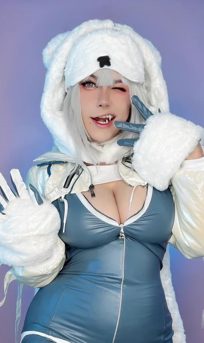  Más Neve  Genuinamente ame el traje pero Damn que calor hace con el jajaja, hare luego de nuevo este cosplay con otra peluca ya que me di cuenta que es más obscura la de Neve   