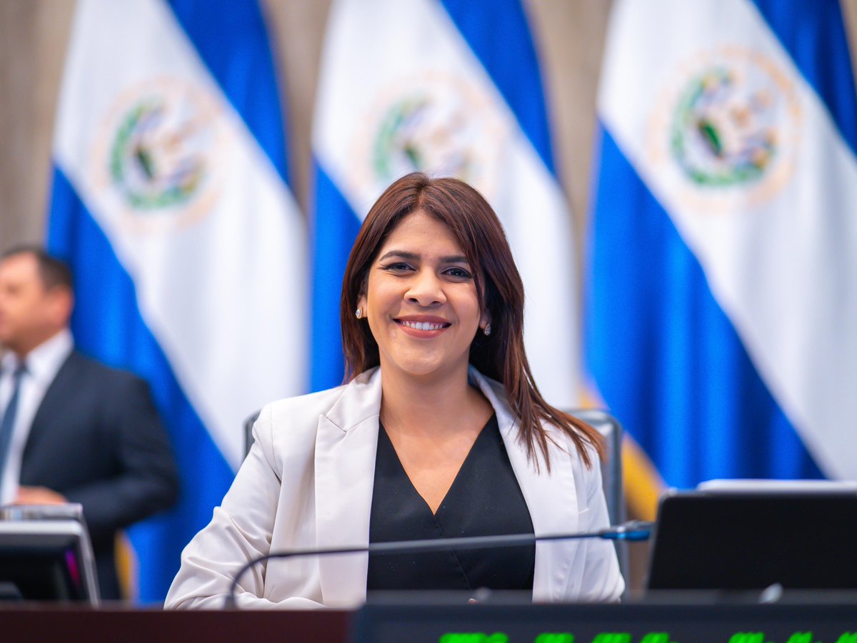 Elisa Rosales tweet media