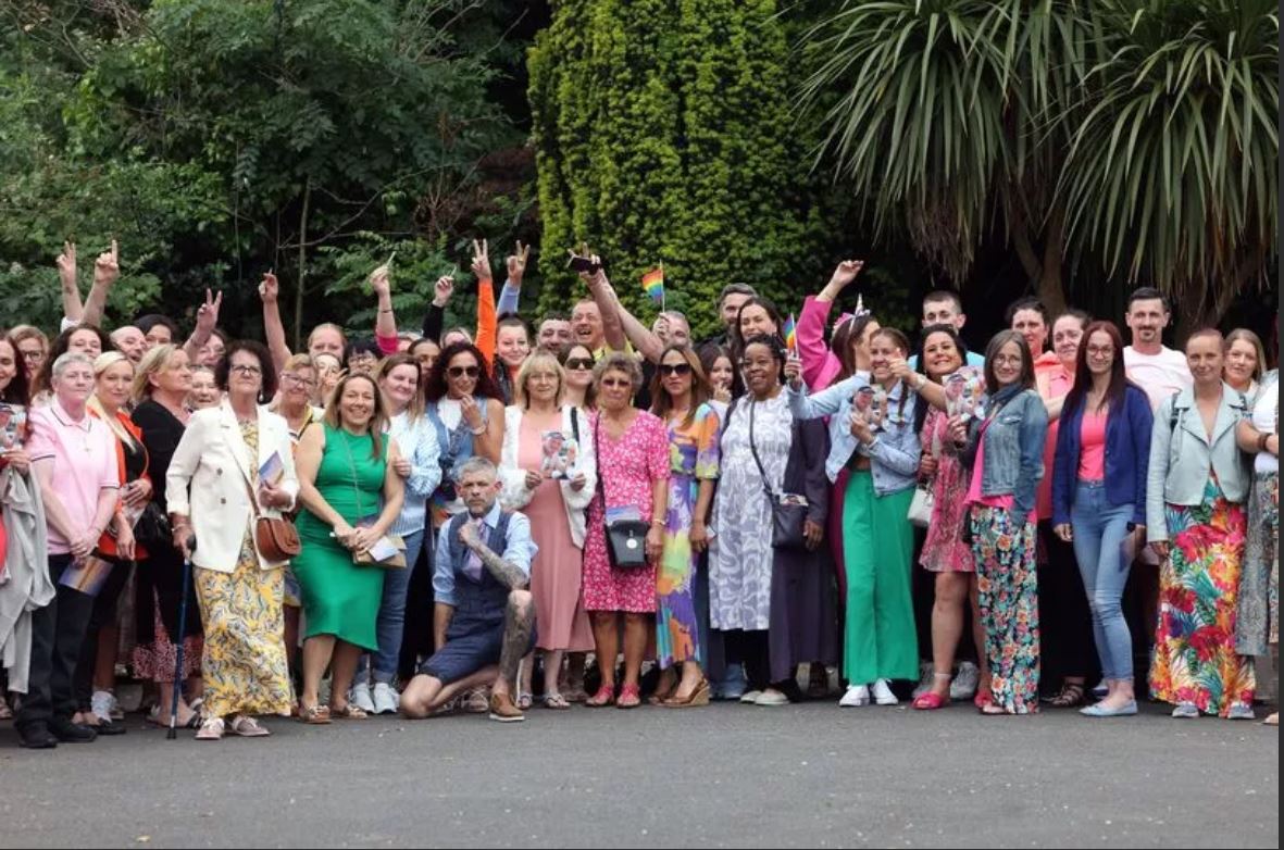 A man died with no family, but you wouldn't have known it from his amazing funeral shorturl.at/TAHB6