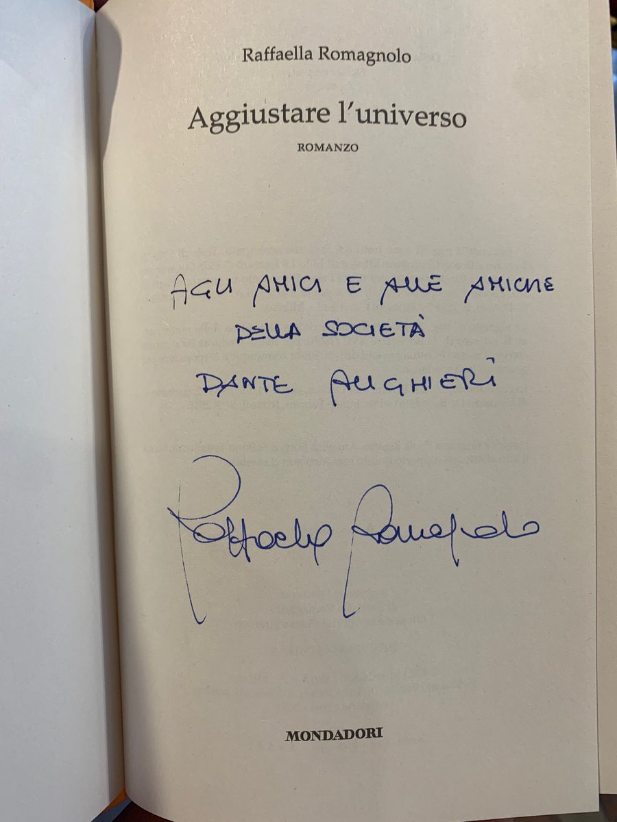 Il segretario generale Alessandro Masi consegna il premio Dante a Raffaella Romagnolo, per il libro "Aggiustare l'universo" (Mondadori), che i circoli di lettura della Società hanno contribuito a portare in finale al Premio Strega 2024.

Comunicato stampa👉tinyurl.com/7rsyu639