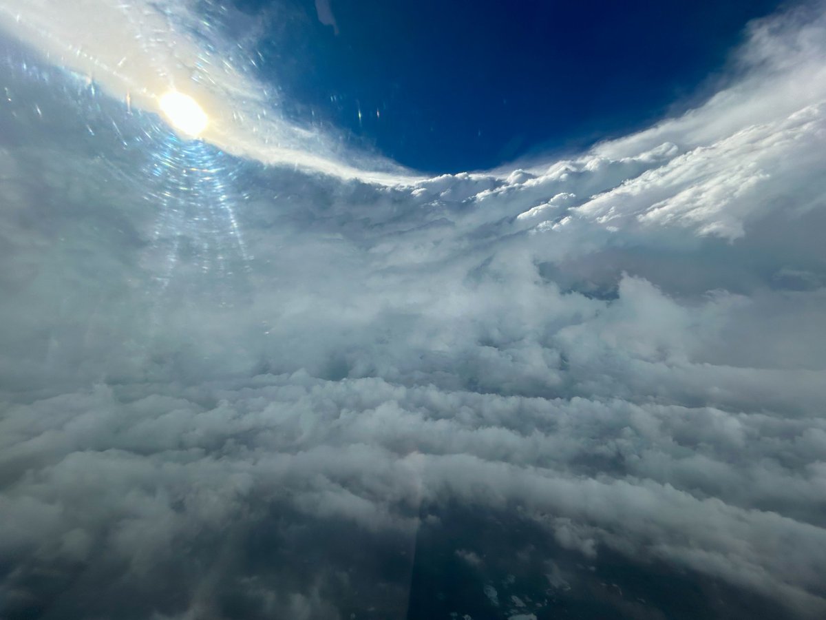 earthy_things's tweet photo. NOAA crew managed to fly inside #HurricaneBeryl and this is how It looks. Massive respect for @NOAA_HurrHunter #Hurricane #BerylHurricane #BERYL #BreakingNews https://t.co/0GPP7tTfgH