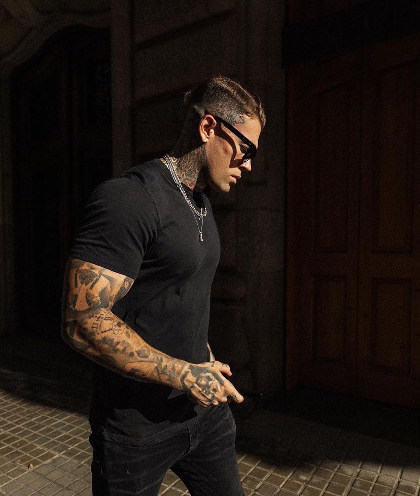 Anyone want to start up an ongoing rp?

Dm me to plot all welcome