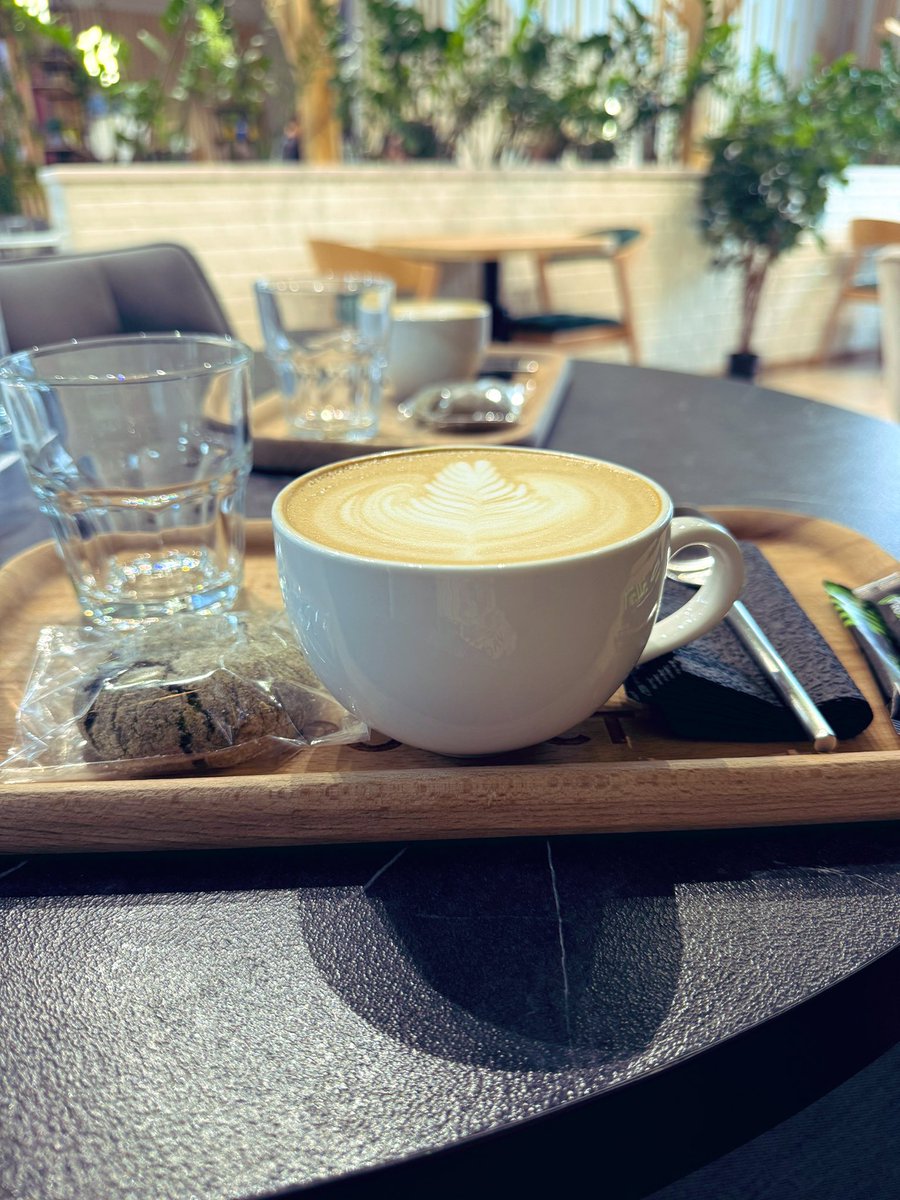 tellrightnow's tweet photo. Every day should be special and then life will consist of bright memories and moments🌸

#capuchino #Coffee #CoffeeLover #foodphotography #cookies #Philosophy https://t.co/tKYtPcGGVO