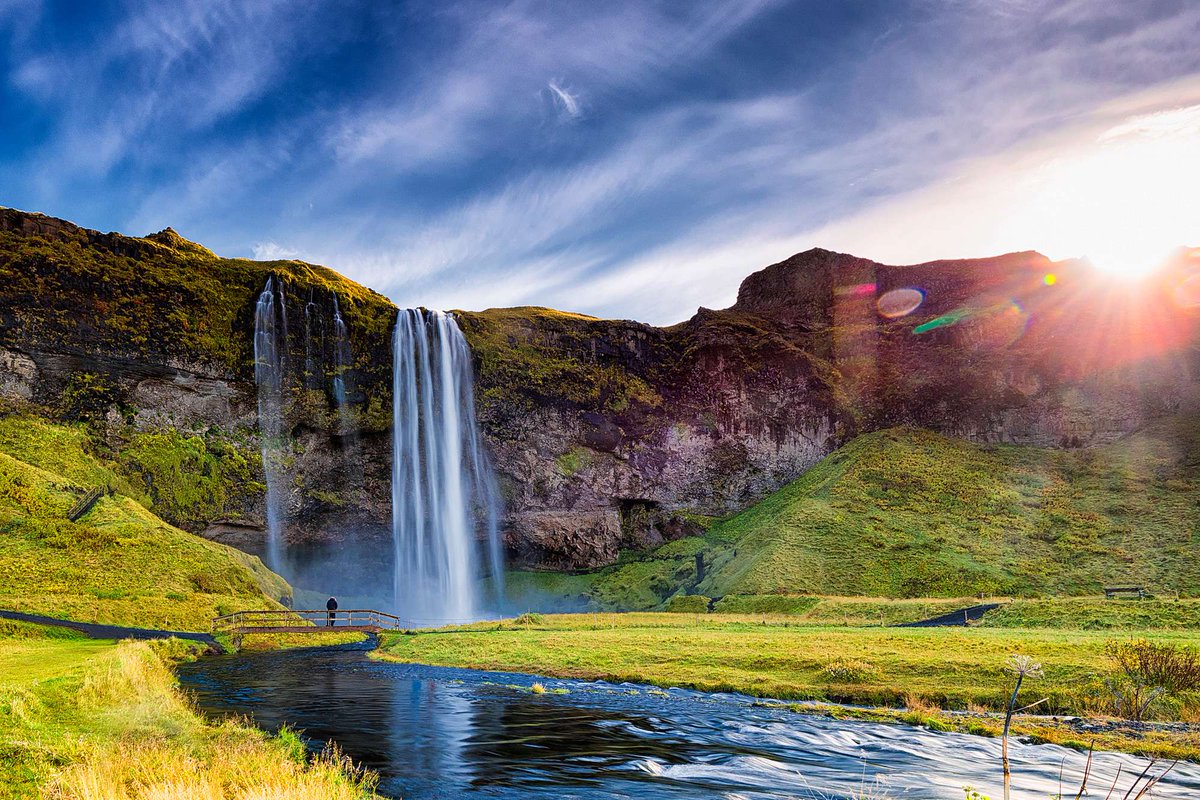 MirajeVisuals's tweet photo. Can't wait to go to #Iceland in a few weeks with the boys and show them the country 🇮🇸 https://t.co/M1hHBWQSGU
