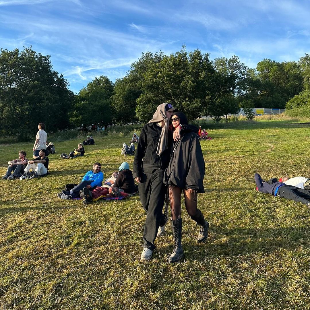 DUALIPA's tweet photo. dancing until you see the sunrise at stone circle is the glasto ritual https://t.co/Mq3qHVY8by