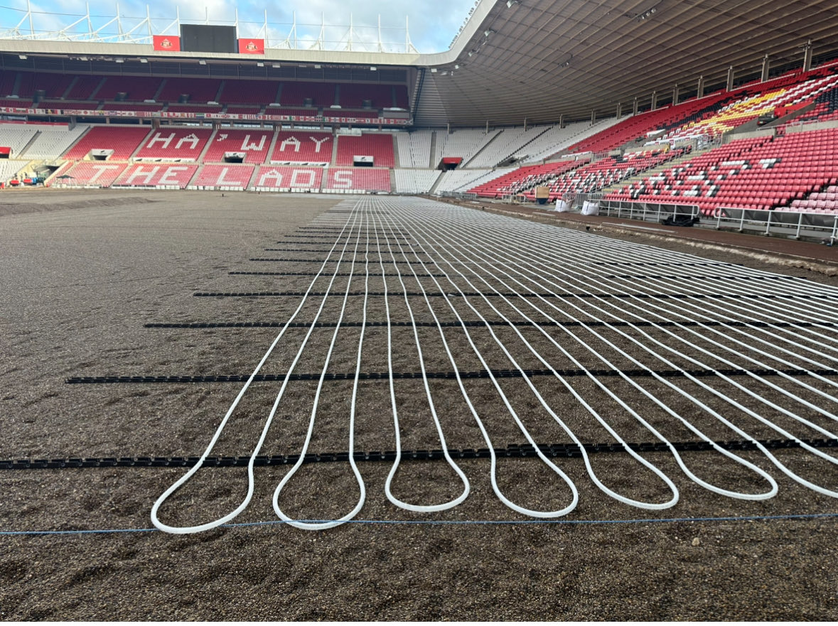 39 days since we started the reconstruction of Stadium of Light in Sunderland. Preparing for stitching today. Setting new standards for speed and efficiency of construction and grow in. Top work by Spug, Glenn and Andrew on the grow in. ⁦<a href="/petervalentin15/">peter valentine</a>⁩ ⁦<a href="/CLSsport/">CLS Sports</a>⁩
