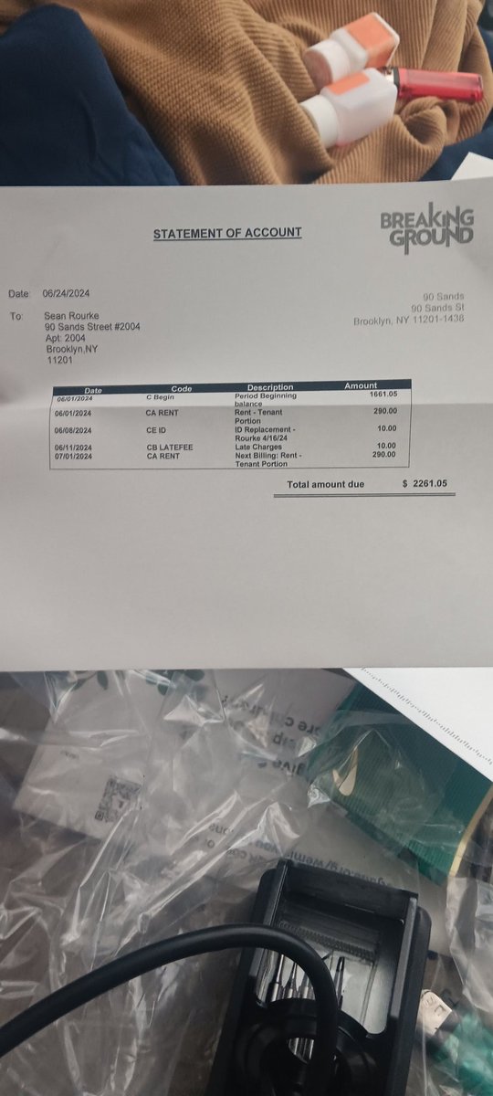 Seanysesn's tweet photo. @chakidbest29 My share is $290.00 a month,  but  I'm  2,261.05 behind. For past 8 month I've had account troubles. https://t.co/H2xVe7tLPY