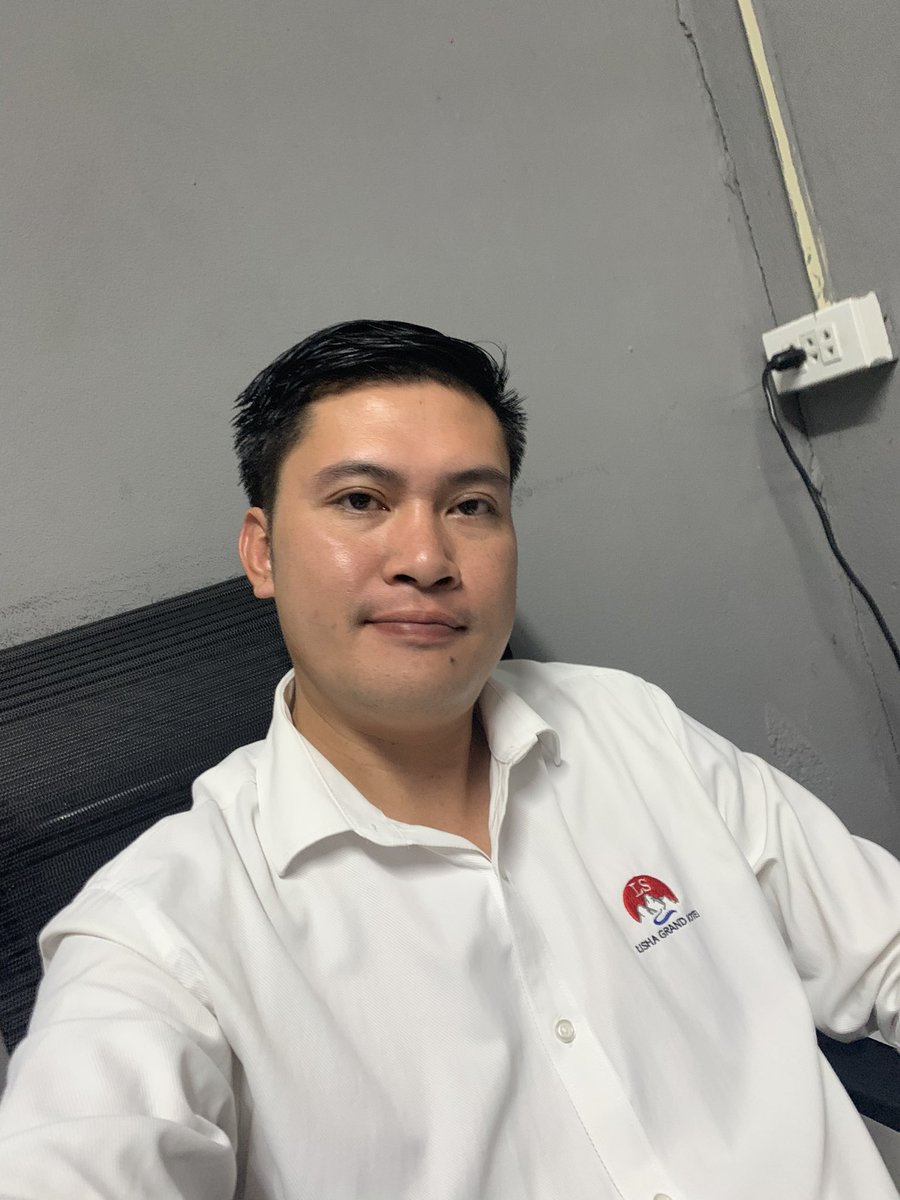 max tweet media