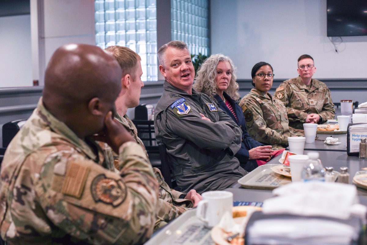 445AW's tweet image. During his visit last month, Maj. Gen. D. Scott Durham, 4th Air Force commander, and his wife Jennifer visited several wing units to include civil engineer, logistics readiness, aerial port, maintenance, breakfasts with company grade officers and 1st sergeants, and more. 
#445aw