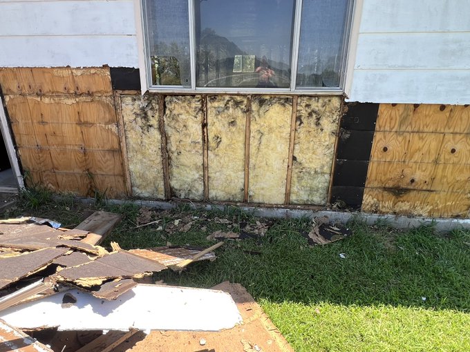 Been a good day so far. Got the dryer fixed and have clean clothes! Set up the electric fence and it