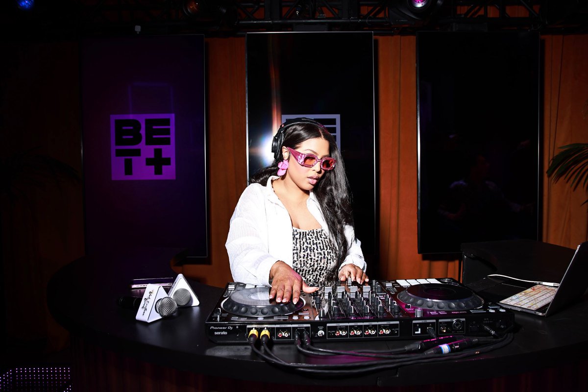 demilobo's tweet photo. BET Weekend was one for the books this year! I had so much fun spinning at the #BETexperience inside of #ClubEden with @blackexcellencebrunch https://t.co/uyX3lxQSED