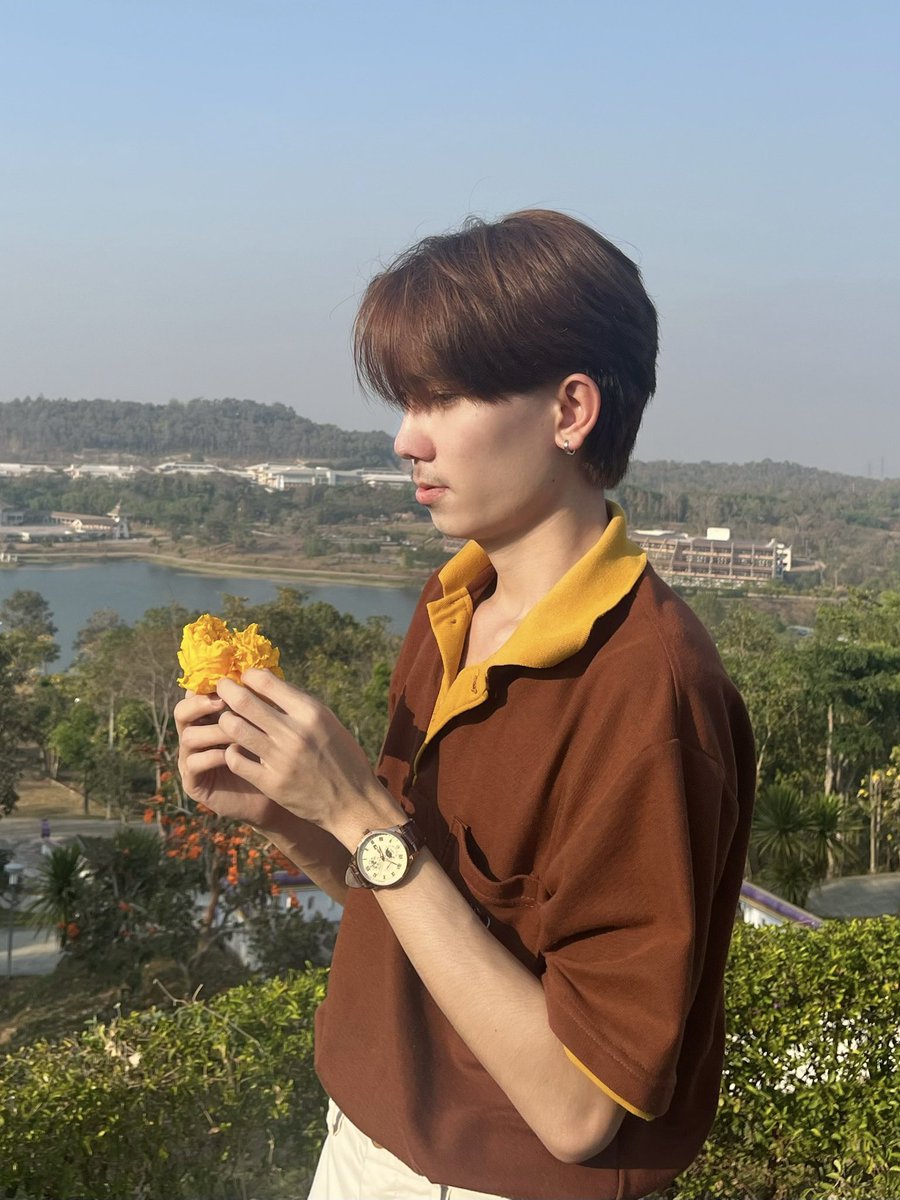 Rxnxxxg's tweet photo. พี่ ปี3เเล้วฮะ #มพ https://t.co/tl0TbXssQC