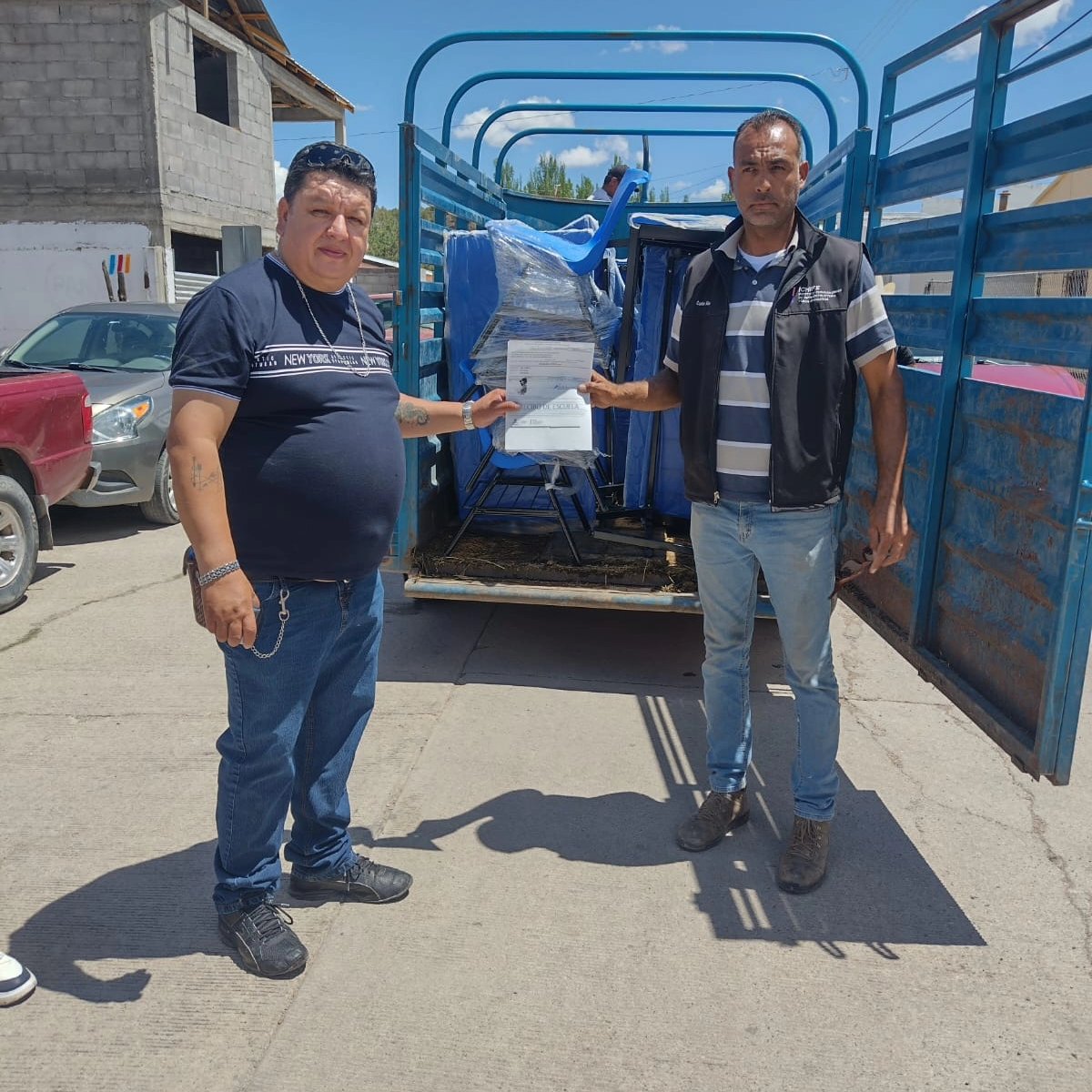 rgarciaruiz's tweet photo. #Ichife en conjunto con la Secretaría de Educación y Deporte  

Estamos apoyando a los municipios de #Uruachi, #Guazapares, #Bocoyna, #SanJuanito, #Sojaguachi, #Creel, #Sisiguichi, #Roguerachi y #Maguarichi con equipos educativos e insumos esenciales.Juntos, estamos comprometidos https://t.co/2GIadWK98c