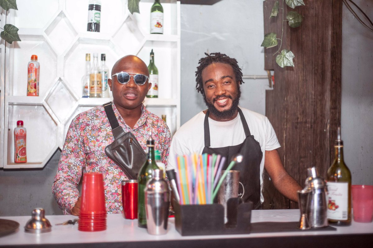 the_bartender22's tweet photo. Qui ne veut pas que je le poste?🌚
#enjoyment
#TheBartender https://t.co/yxblOVpJoI
